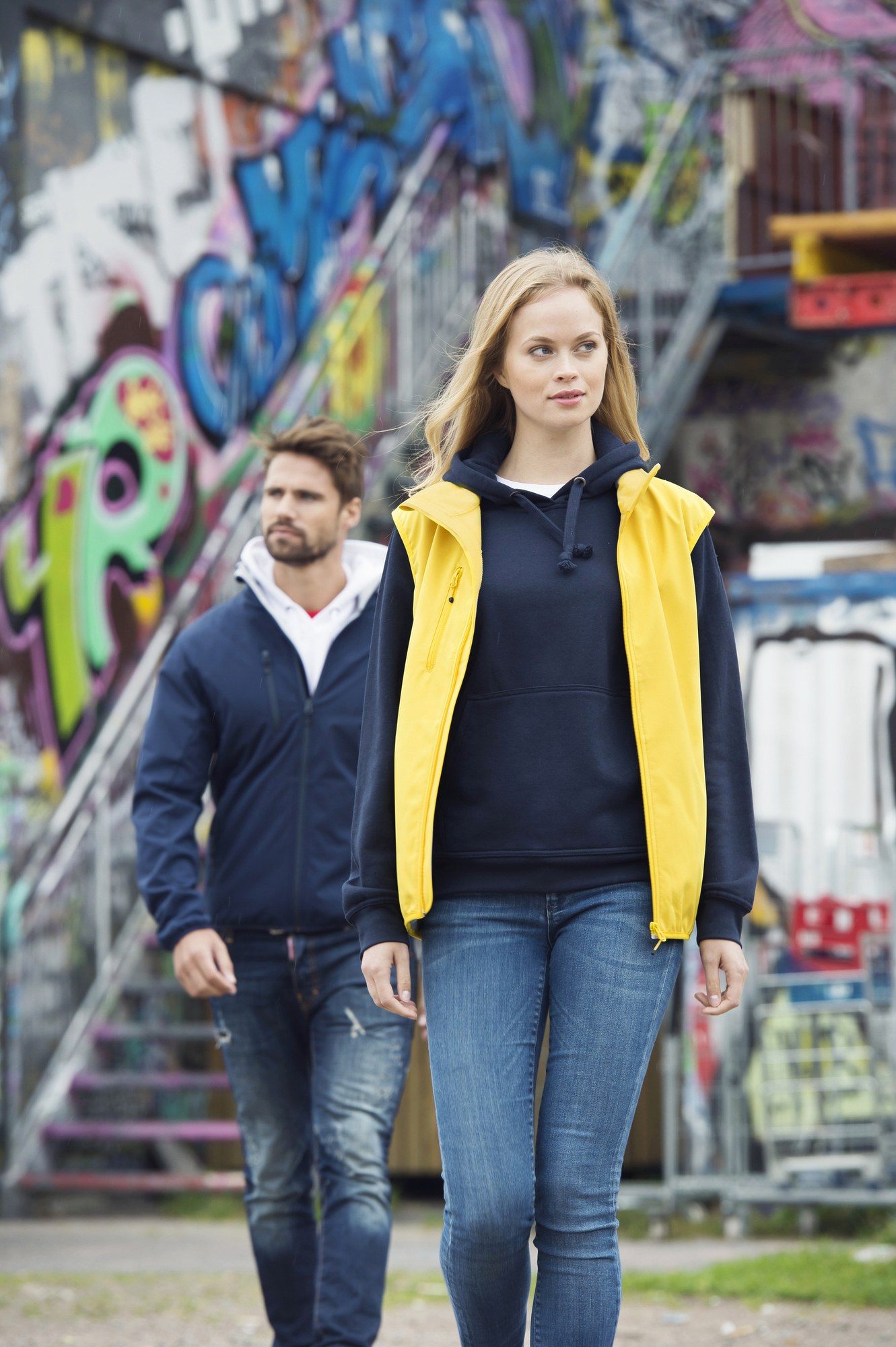Clique Basic Softshell jakke herre i bruk